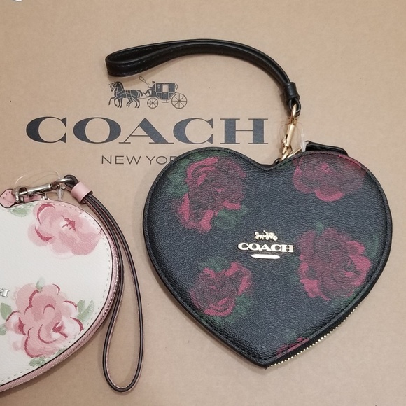 🍒NWT🍒COACH HEART WRISTLET - Picture 4 of 8